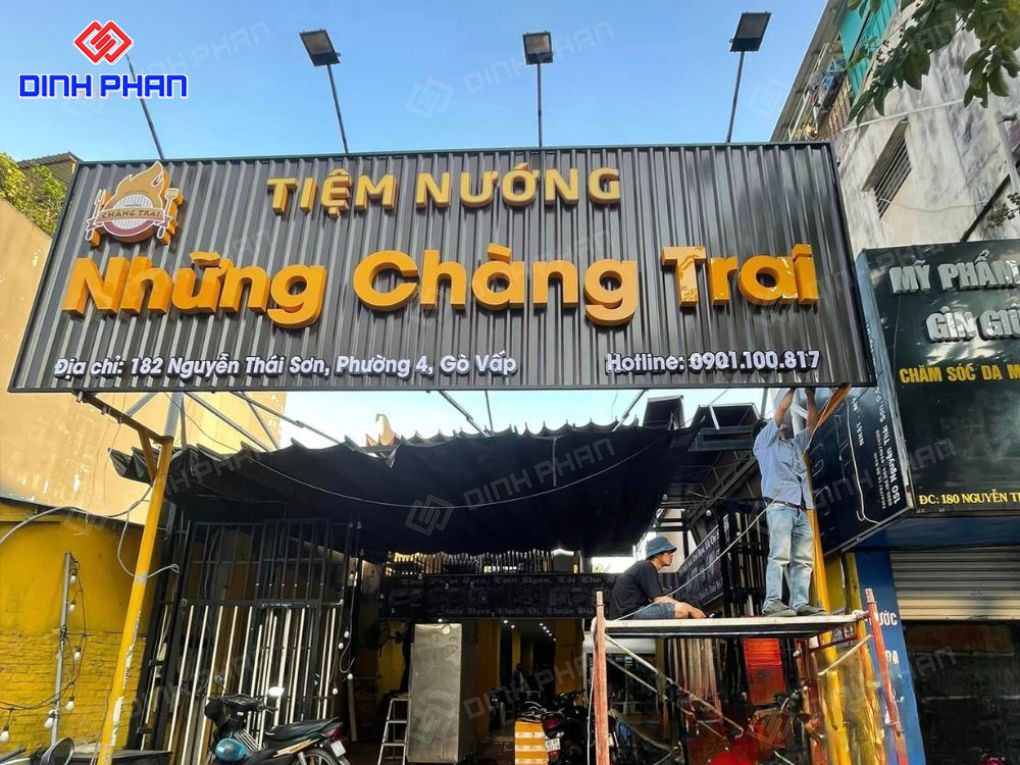 Làm bảng hiệu quán ăn