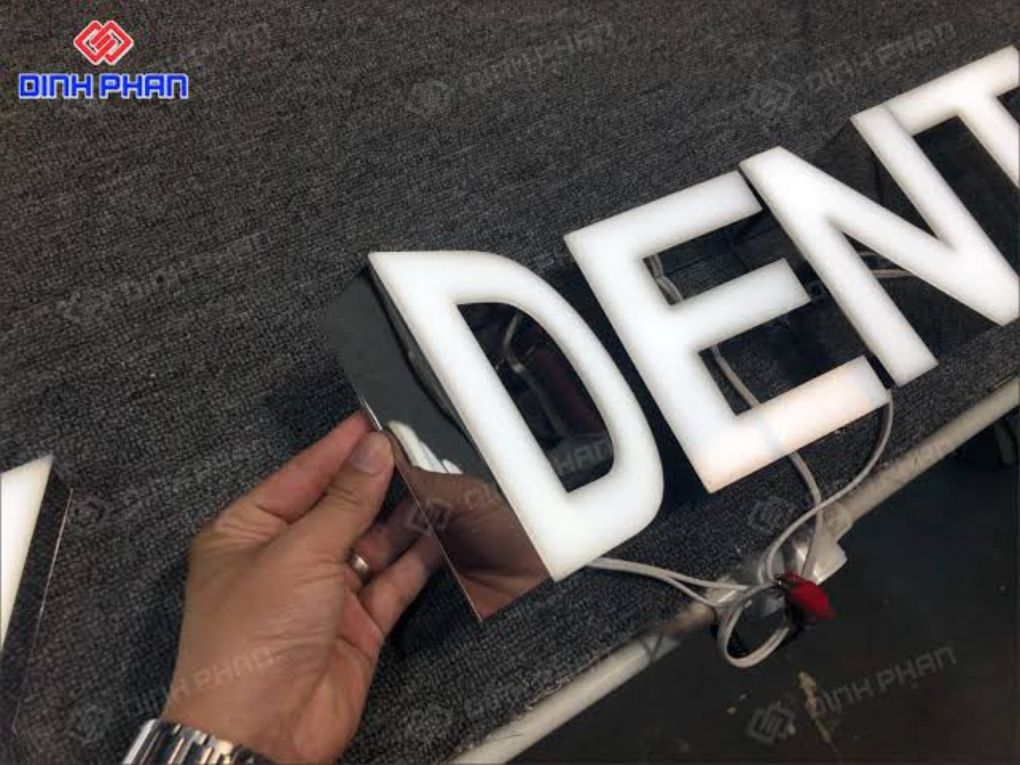 Chữ đèn LED