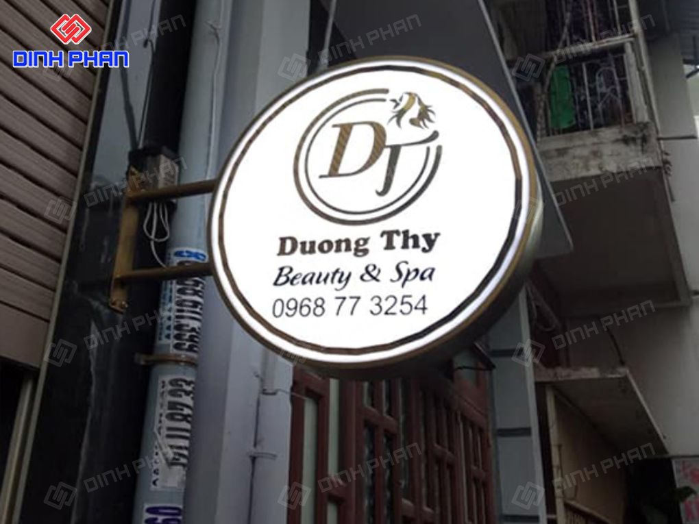 Làm bảng hiệu hộp đèn mica
