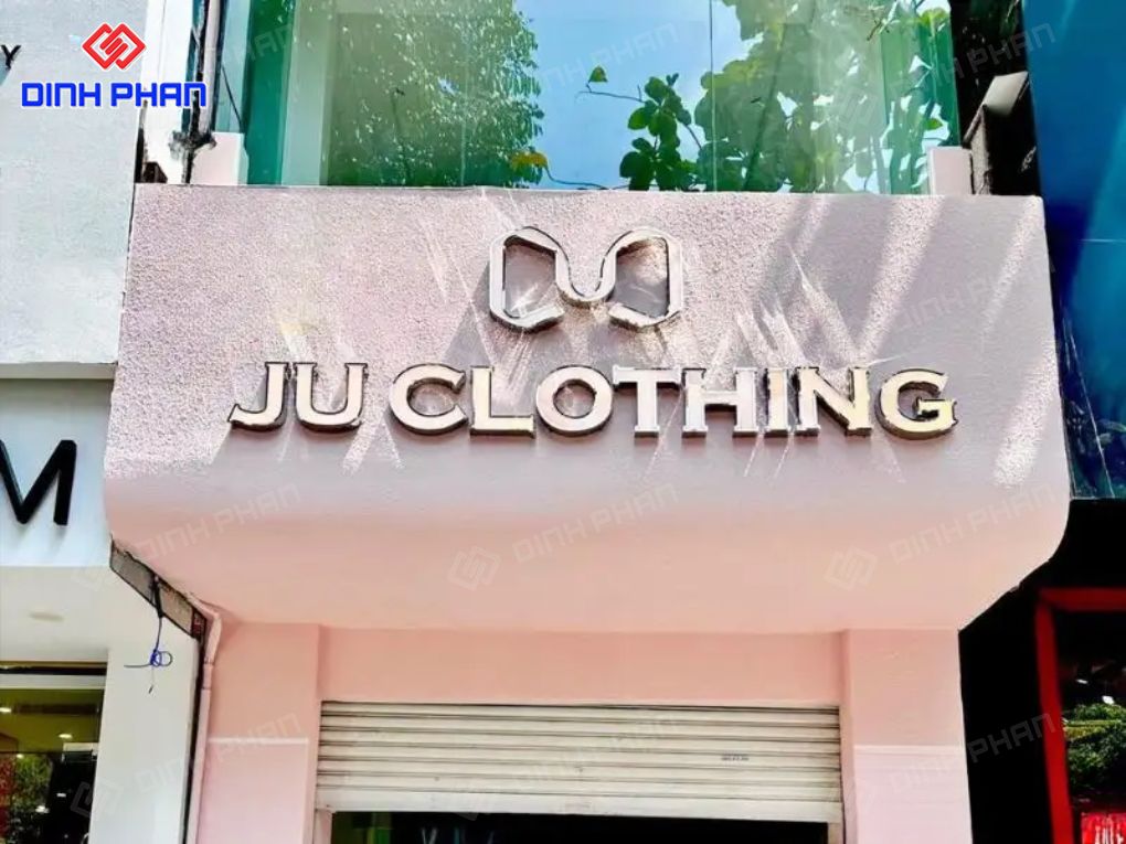 Làm bảng hiệu shop quần áo