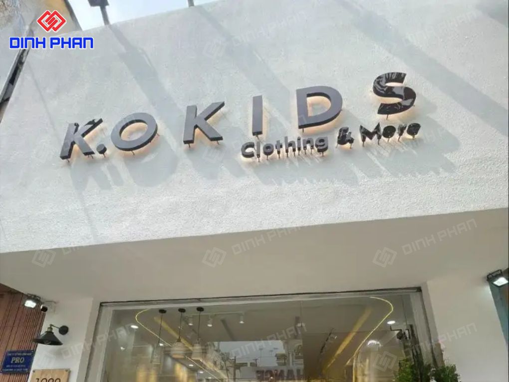 Làm bảng hiệu shop thời trang