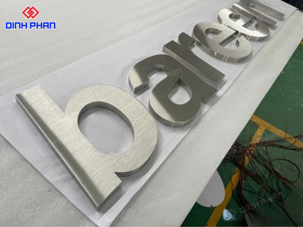 Chữ inox trắng