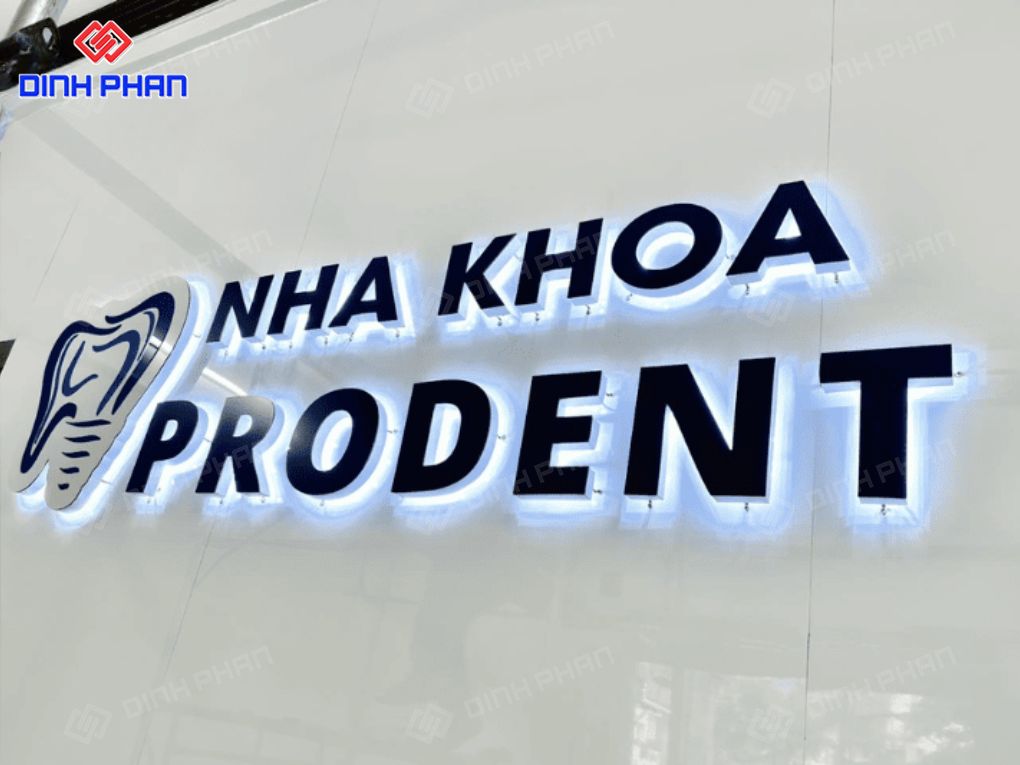 Chữ nổi mica có bền không