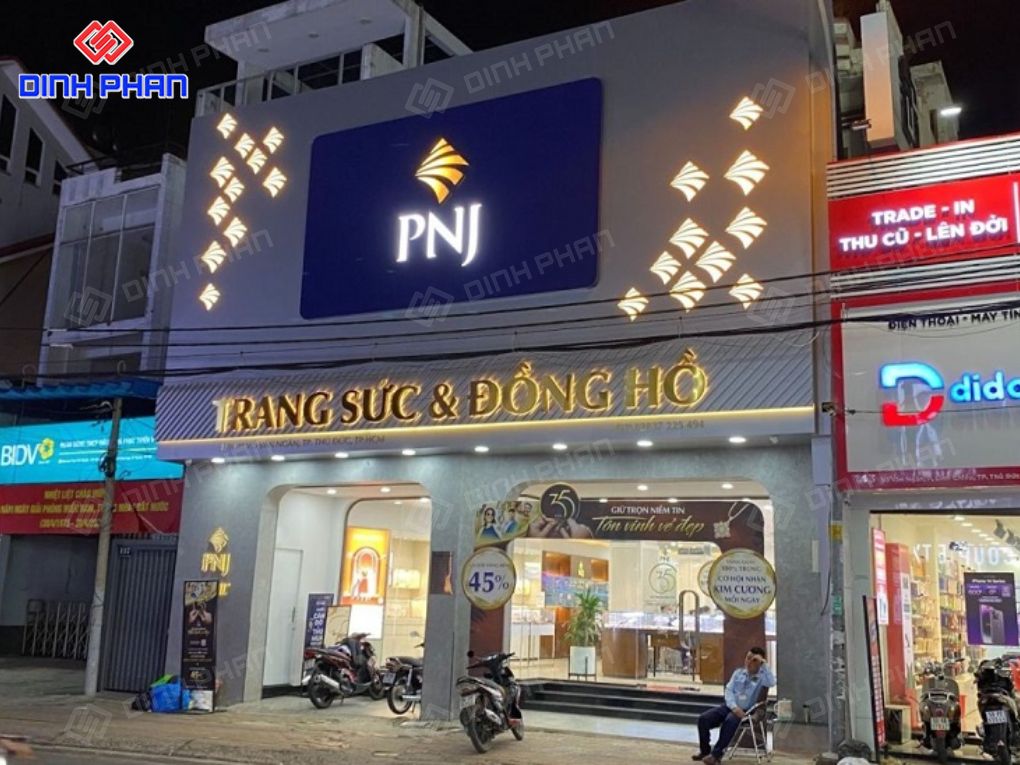 Giá bảng hiệu chữ nổi đèn led