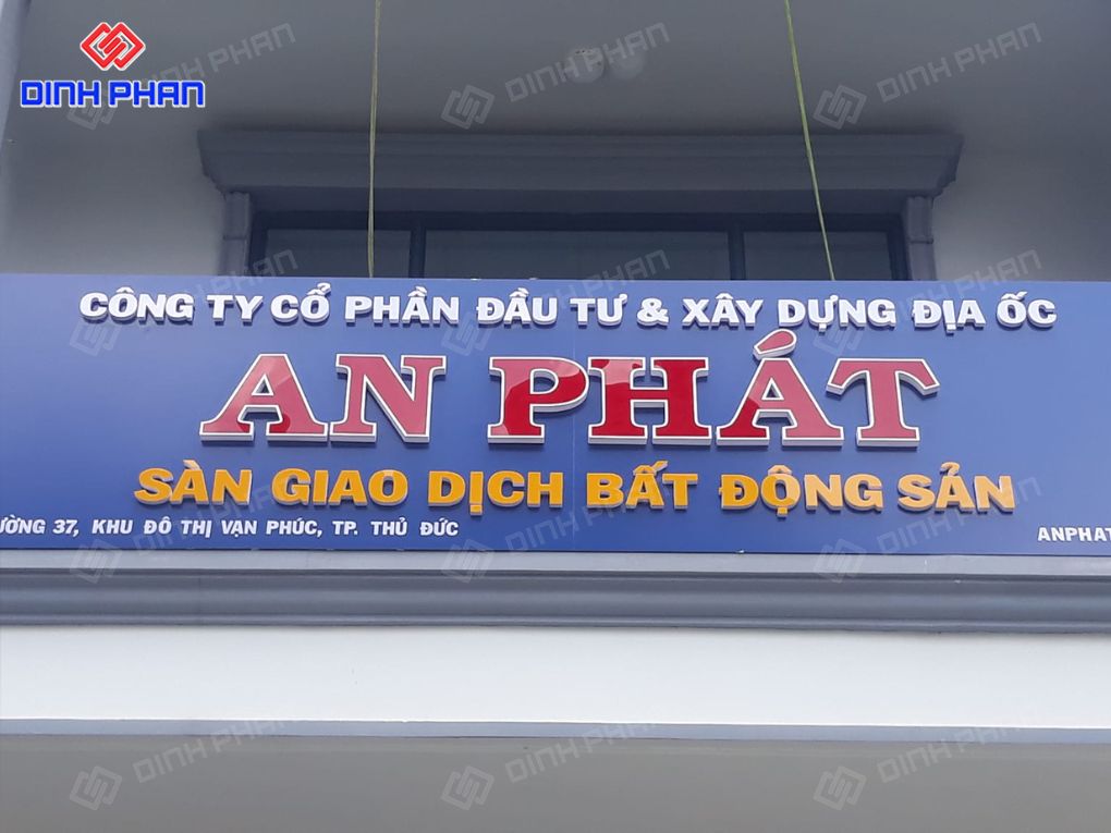 Giá bảng hiệu chữ nổi mica
