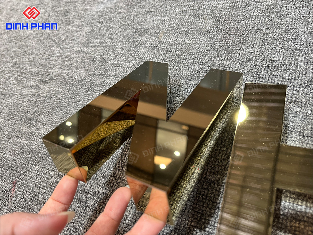 Cách vệ sinh chữ inox