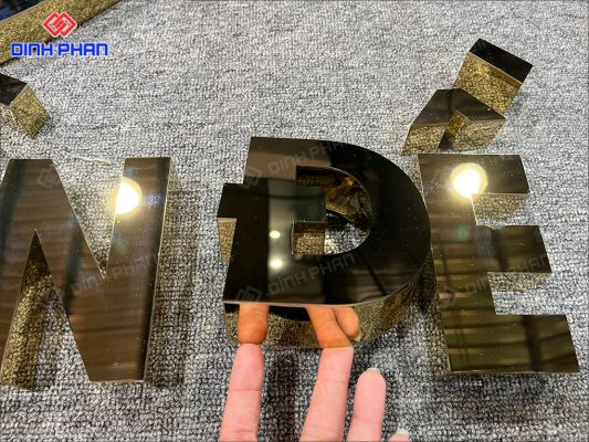 Cách vệ sinh chữ inox