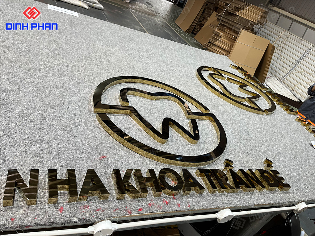 Chữ inox gương vàng