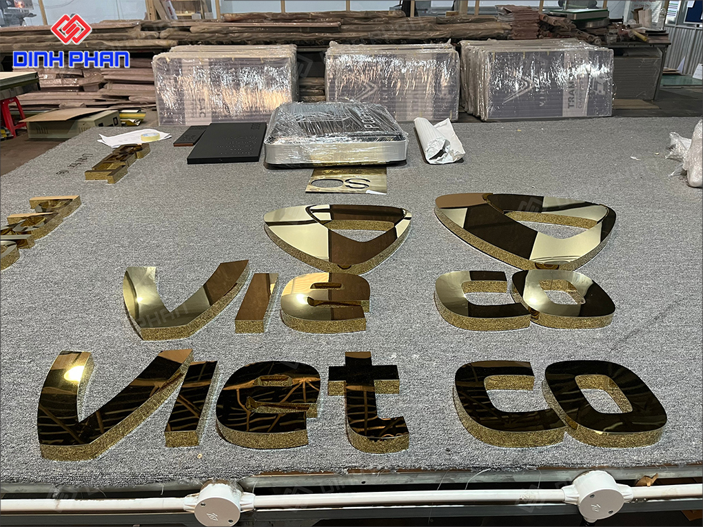 Chữ inox gương vàng