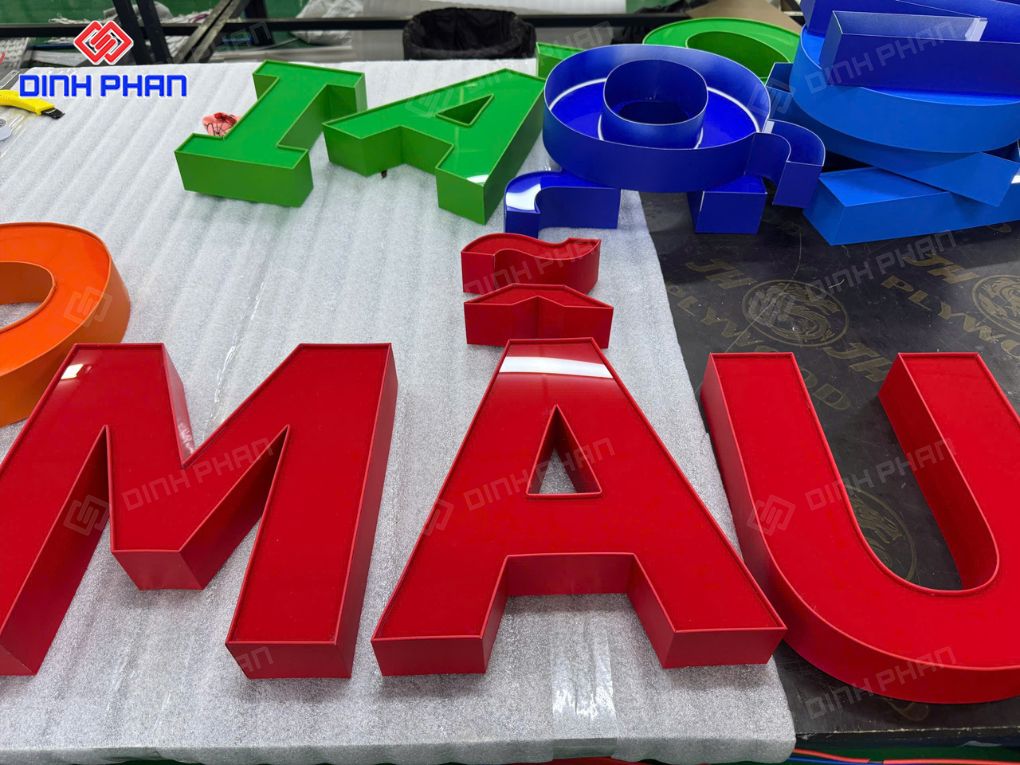 Chữ inox màu