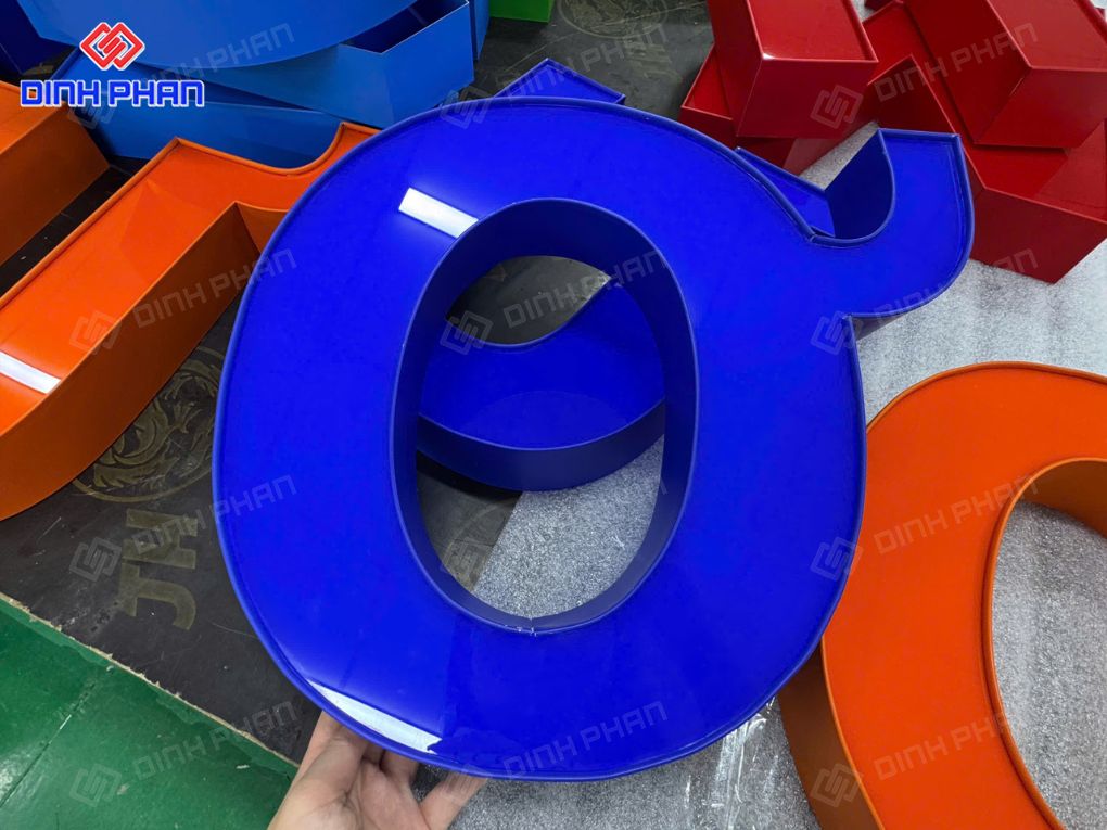Chữ inox màu