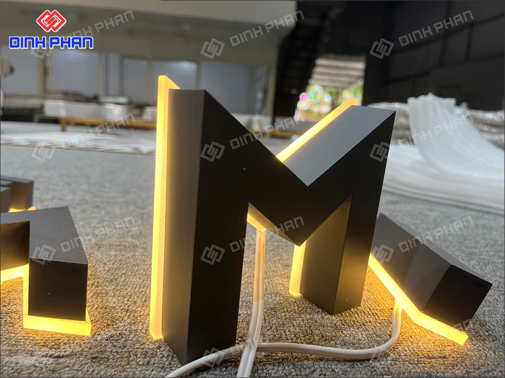 Chữ inox sáng chân