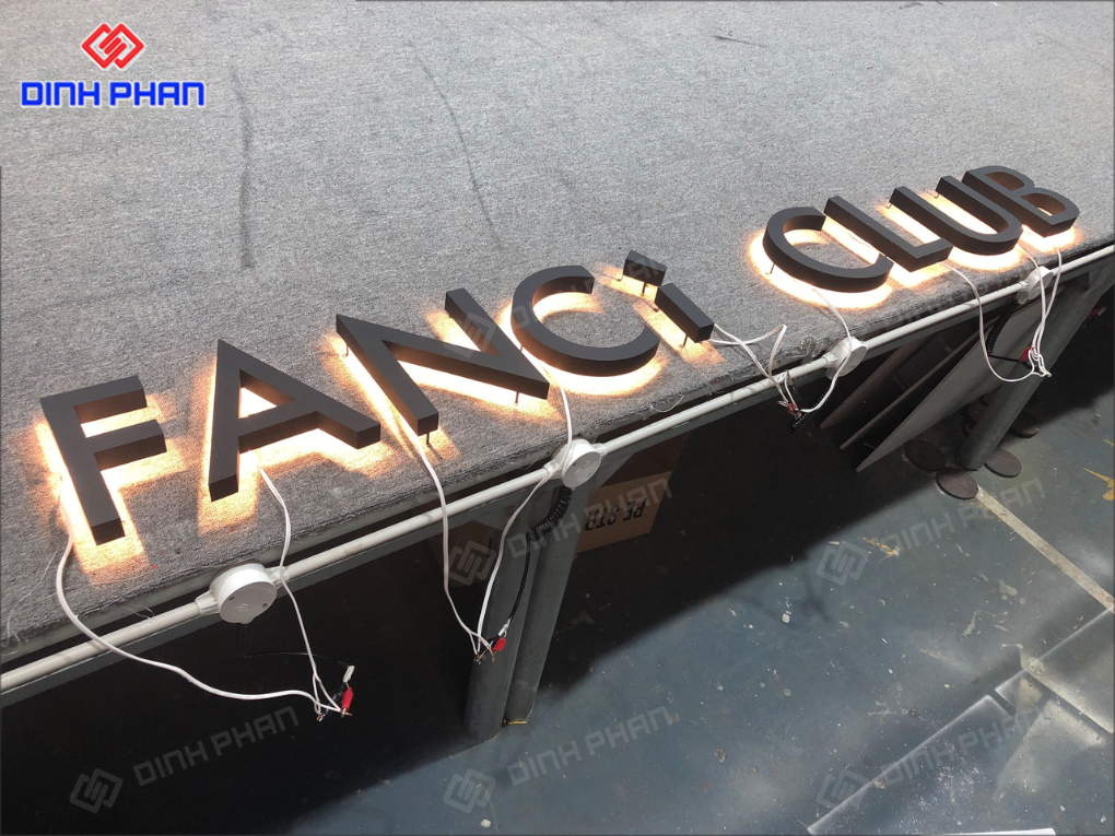 Gia công chữ đèn LED
