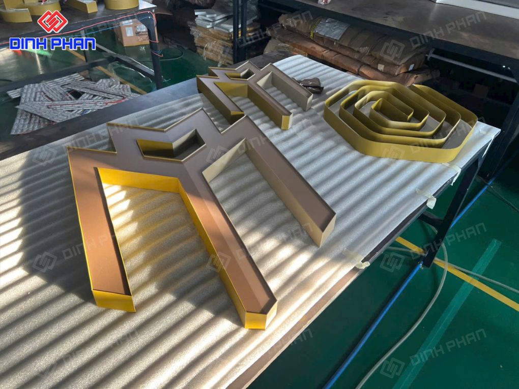 Làm chữ nổi inox giá rẻ