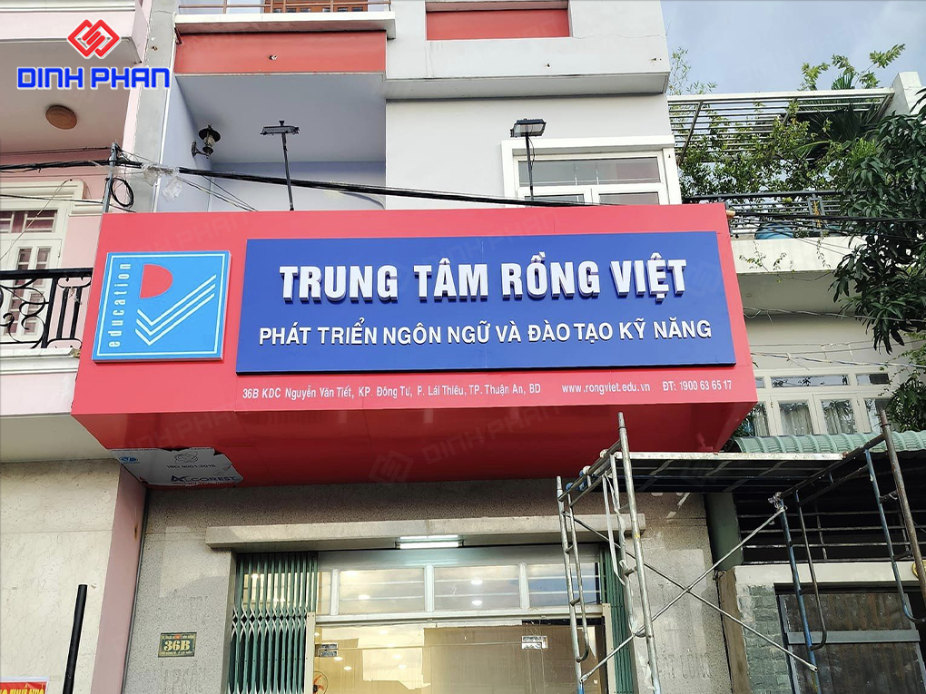 Bảng hiệu tòa nhà