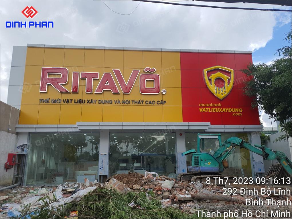Bảng hiệu tòa nhà
