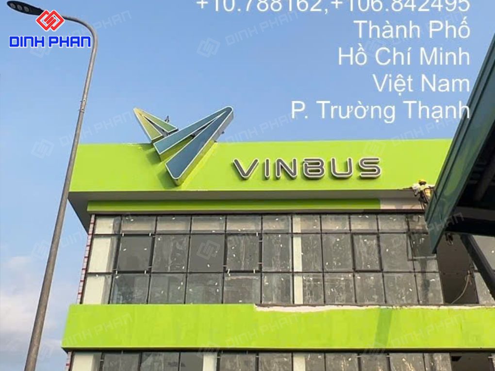 Bảng hiệu tòa nhà