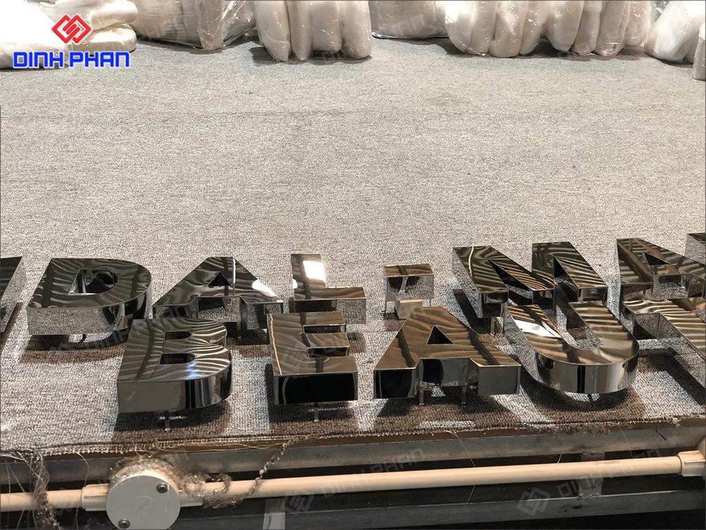 Làm chữ inox trắng gương