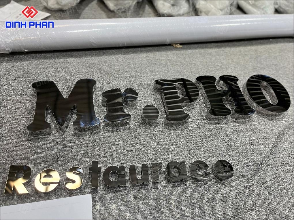 Làm chữ inox trắng gương