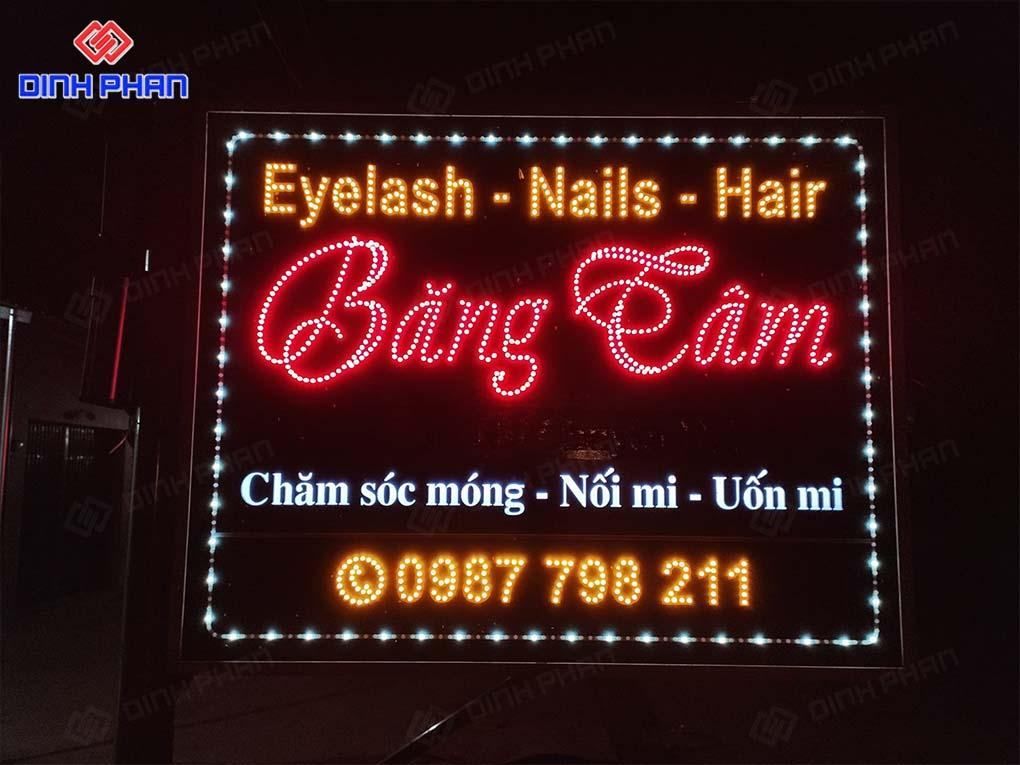 Bảng hiệu LED ruồi Shop Giày Nữ Suri ngoài trời.