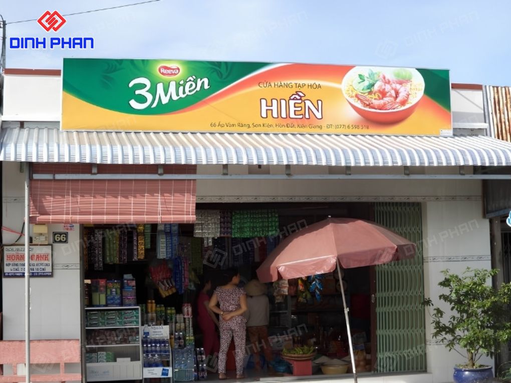 Bảng hiệu bạt hiflex nhà tài trợ Cửa Hàng Tạp Hóa Hiển.
