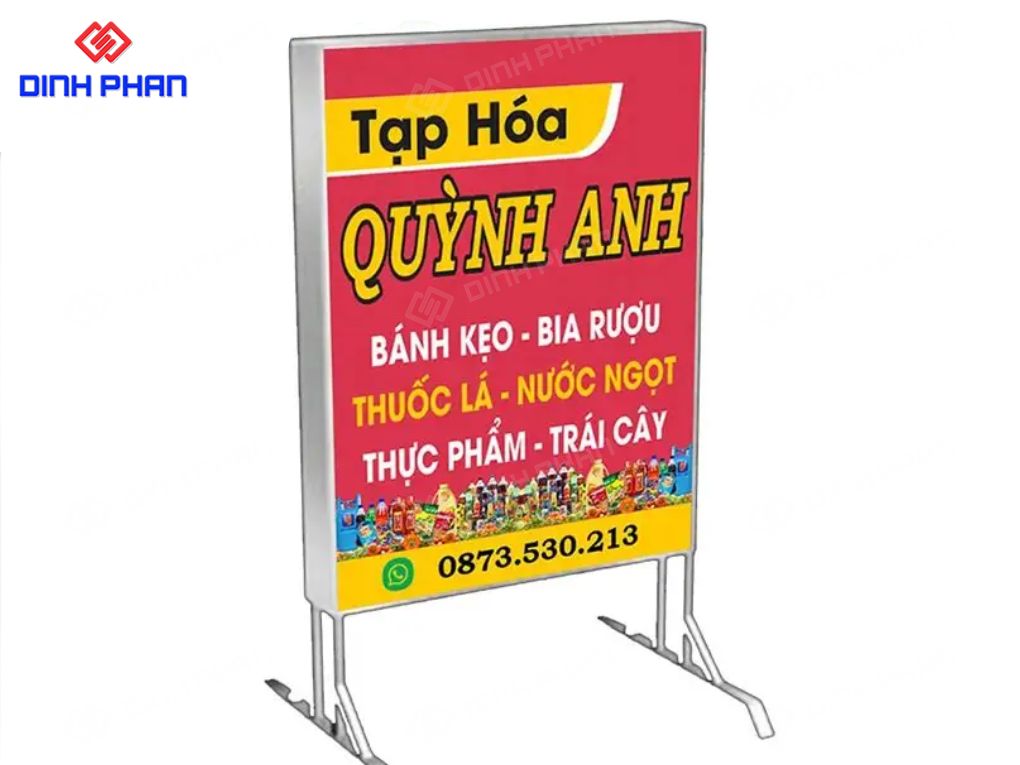 Mẫu hộp đèn đứng chân sắt hai mặt Tạp Hóa Quỳnh Anh.