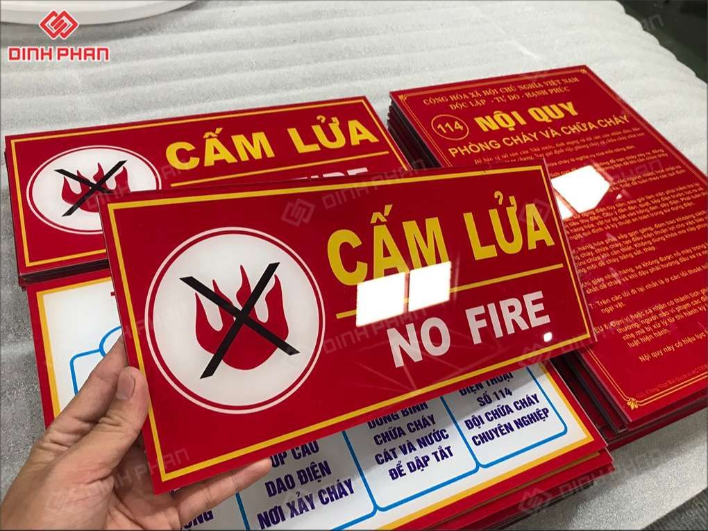 Bảng cấm lửa mica.
