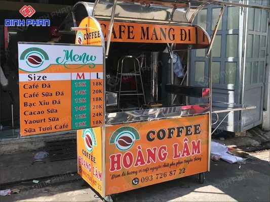Xe bán cà phê Hoàng Lâm kết hợp bảng menu.