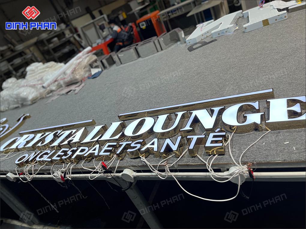 Chữ mica đèn led
