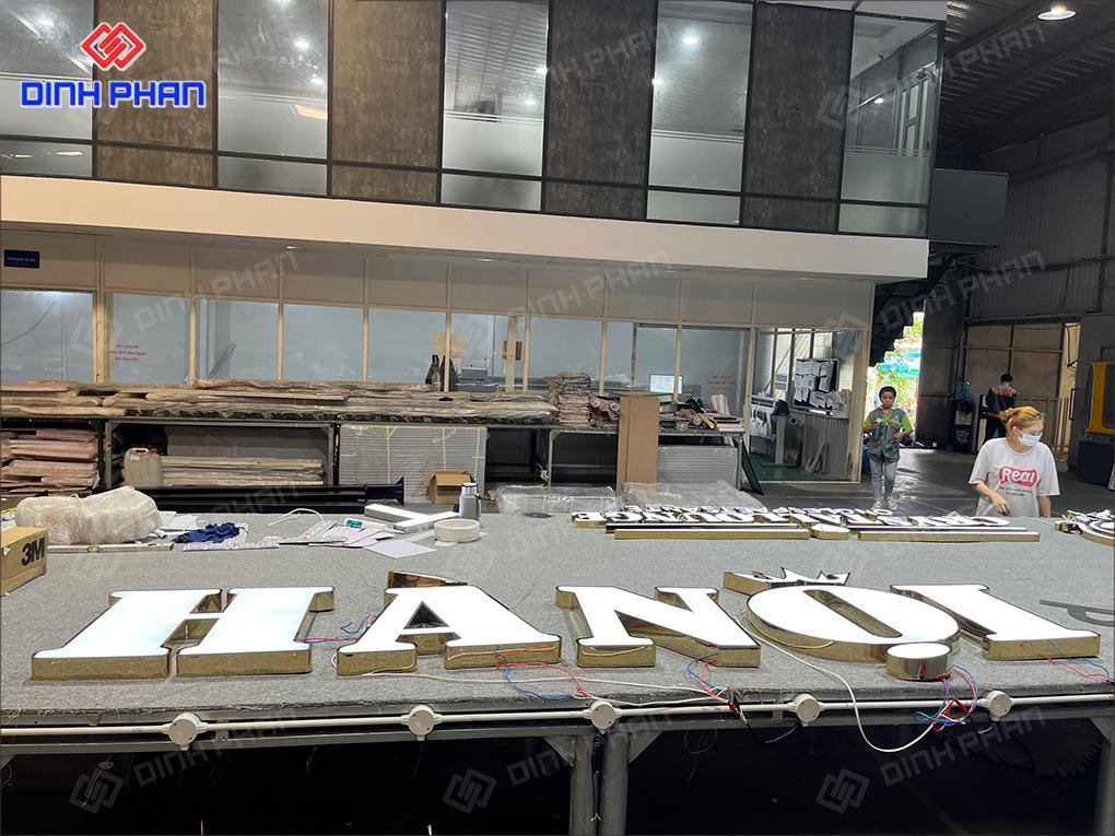 Chữ mica đèn led