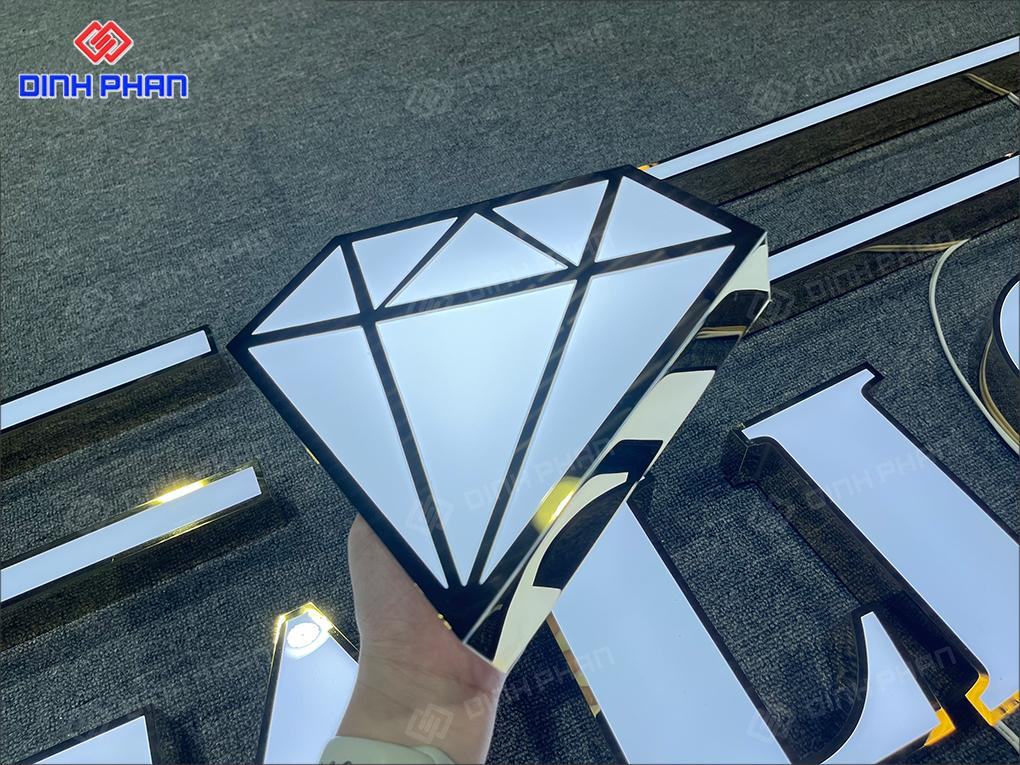 Chữ mica đèn led