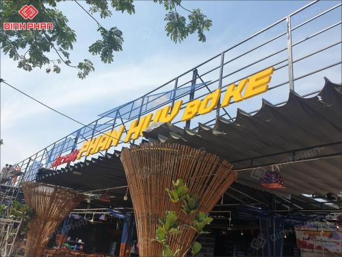 Bảng hiệu nhà hàng Phan Huy Bờ kè